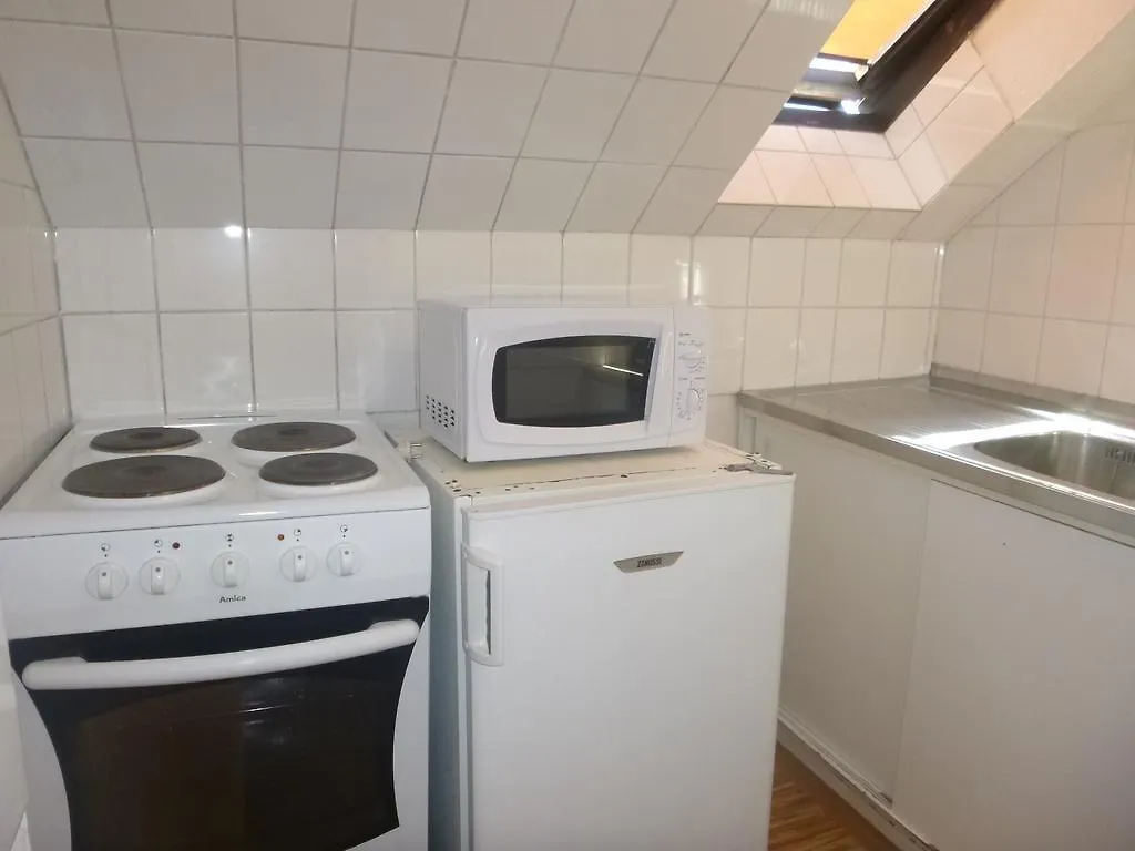 Residence Albert Praga 2*,